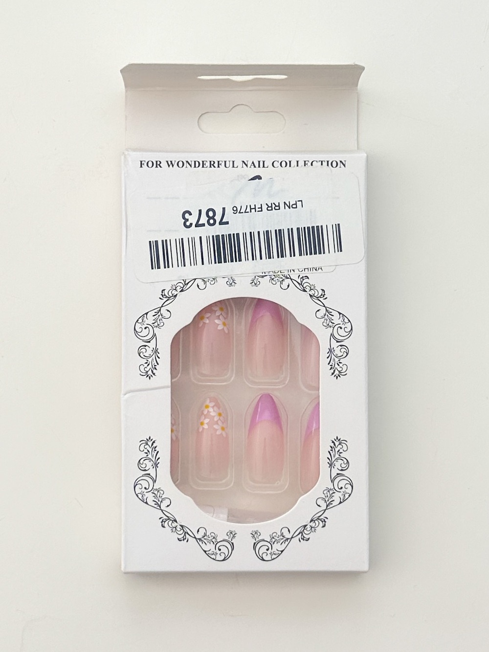 MISUD NWT Lilac Daisy French Tip Press On Nails Medium Length Fake Nails Oval